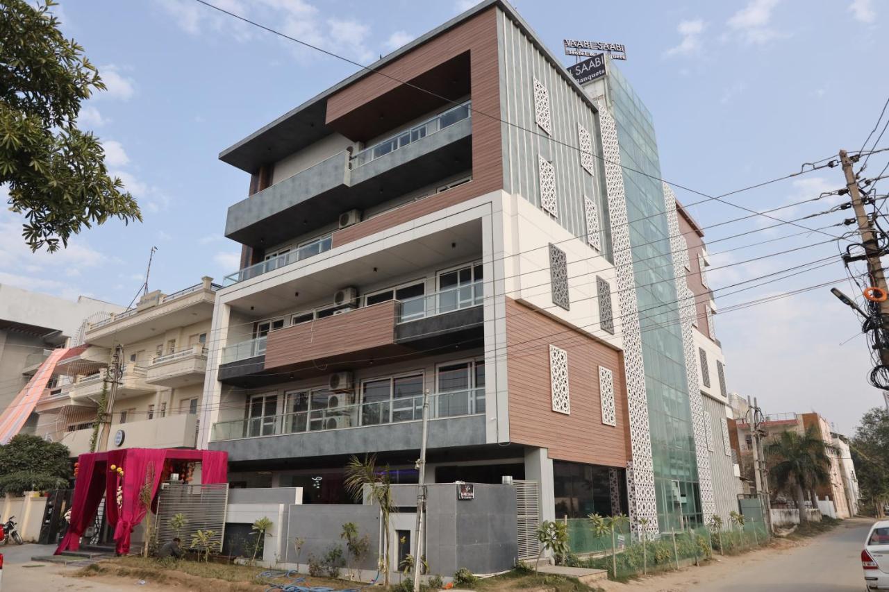 Vaabi Saabi Hotel Gurgaon Dış mekan fotoğraf